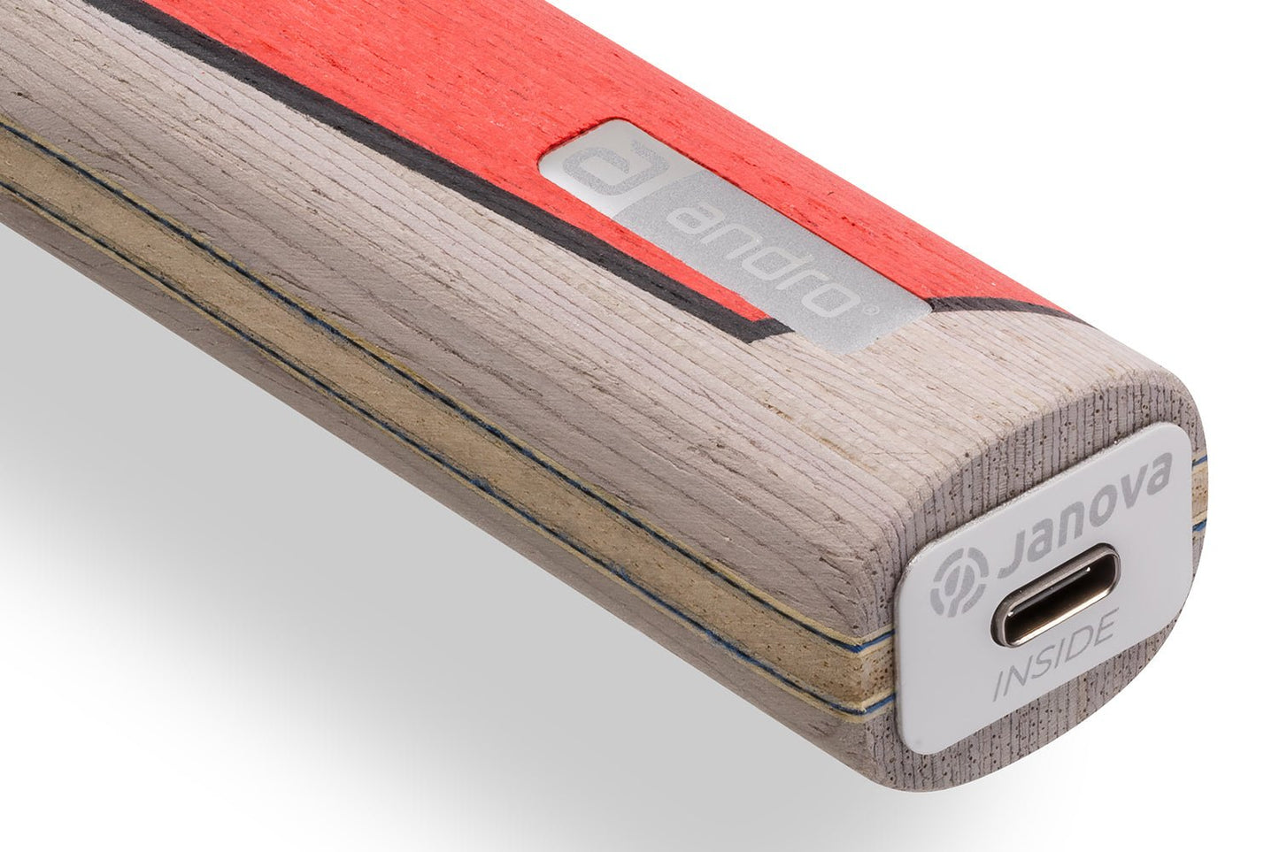 andro Treiber CO OFF/S Tischtennisschläger, Detailansicht gerades Griffende mit Janova Sensor und USB-C